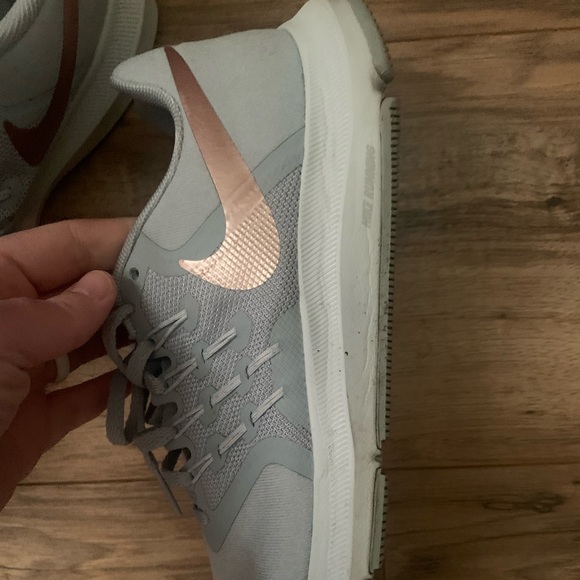 Women’s Nikes - Picture 2 of 6